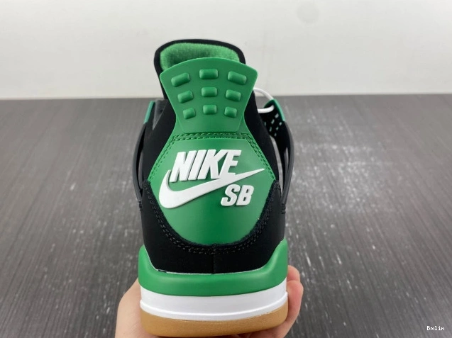Boostmaster lin 4 Jordan Retro SB DR5415-030 0630